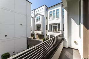 5469 Larkin St, Houston, TX 77008 - Photo 9