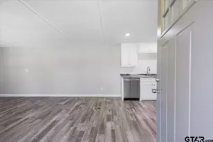 2375 Clinton Dr, Chandler, TX 75758 - Photo 5