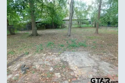 512-A N Henry, Lindale, TX 75771 - Photo 13