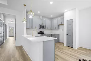 228 S Fenton Ave, Tyler, TX 75702 - Photo 3