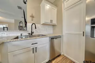 13847 County Rd 4200, Lindale, TX 75771 - Photo 17