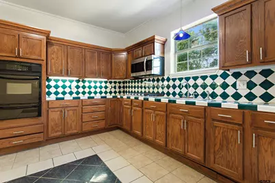 1002 Normandy Ave, Tyler, TX 75702 - Photo 17