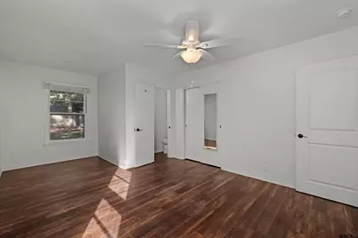 803 Parkview, Kilgore, TX 75662 - Photo 13