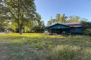 206 W Main St, Chandler, TX 75758 - Photo 1