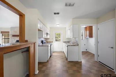2615 Shady Bluff, Tyler, TX 75707 - Photo 9
