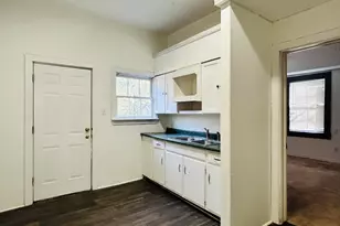 1210 N 10th St, Longview, TX 75601 - Photo 17
