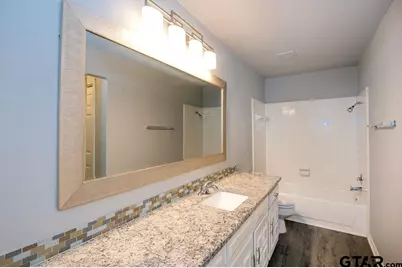 5805 Hollytree, Tyler, TX 75703 - Photo 15