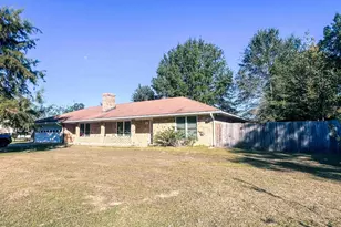 648 Daingerfield St, Pittsburg, TX 75686 - Photo 27