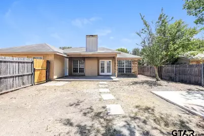1337 Greenbriar Ln, Lancaster, TX 75134 - Photo 9