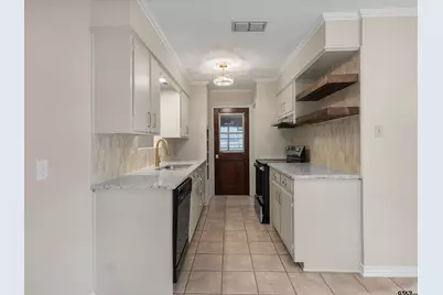 411 N Glencrest, White Oak, TX 75693 - Photo 9