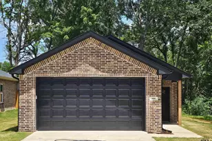 604 N Commerce, Overton, TX 75684 - Photo 1
