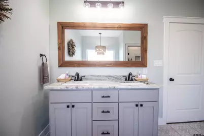 449 Lakeview Circle, Jefferson, TX 75657 - Photo 15