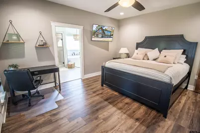 449 Lakeview Circle, Jefferson, TX 75657 - Photo 13