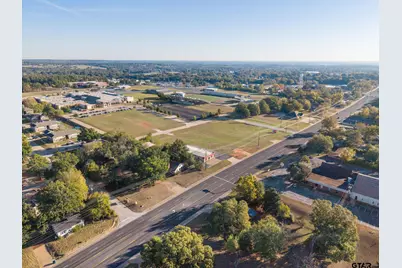 409 W Main St, Whitehouse, TX 75791 - Photo 3