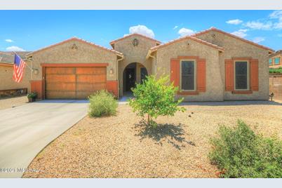 10985 N Delphinus Street - Photo 1
