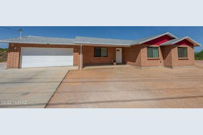 924 Via Puebla, Rio Rico, AZ 85648 - MLS 22211231 - Coldwell Banker