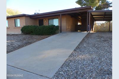 7640 E Lakeside Drive, Tucson, AZ 85730 - Photo 1