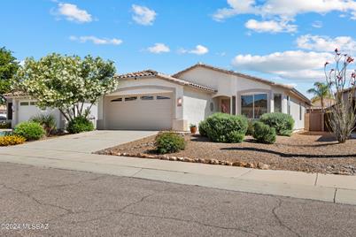 8924 N Tortolita Bluffs Place, Tucson, AZ 85742 - Photo 1