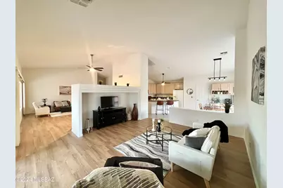 2323 E Bonita Canyon Drive, Green Valley, AZ 85614 - Photo 1