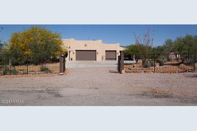 216 Vara Ct, Rio Rico, AZ 85648 - Photo 1