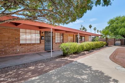 910 N Alvernon Way #Unit J, Tucson, AZ 85711 - Photo 1