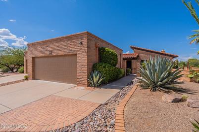 1048 W Desert Hills Drive, Green Valley, AZ 85622 - Photo 1