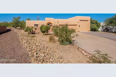 748 S Camino Del Portillo, Green Valley, AZ 85614 - Photo 1