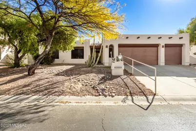 10820 N La Quinta Drive, Tucson, AZ 85737 - Photo 1