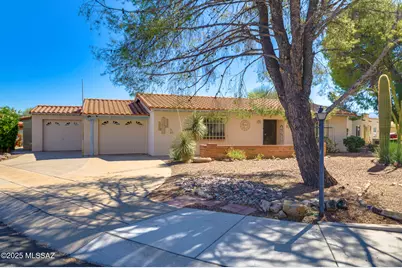 226 E Los Rincones, Green Valley, AZ 85614 - Photo 1