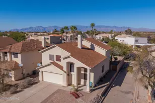 10261 E Desert Skyline Way, Tucson, AZ 85747 - Photo 1