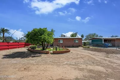 4266 E Los Robles Street, Tucson, AZ 85712 - Photo 1