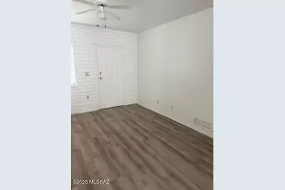 2549 N Santa Rita Avenue #3, Tucson, AZ 85719 - Photo 1