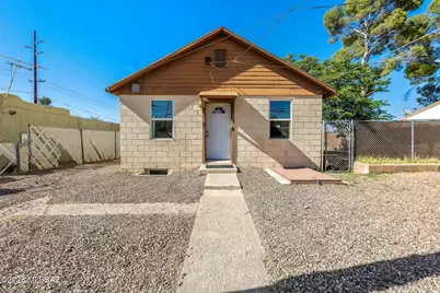 220 W Veterans Boulevard, Tucson, AZ 85713 - Photo 1