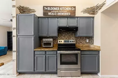 9141 E Bell Cactus Lane, Tucson, AZ 85715 - Photo 1