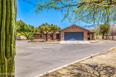 9840 N Desert Sky Road, Tucson, AZ 85737 - Photo 1