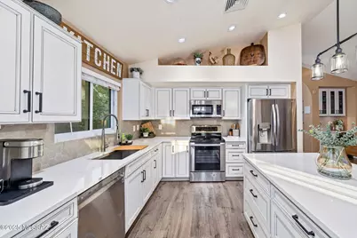 1622 W Sunridge Drive, Tucson, AZ 85704 - Photo 1