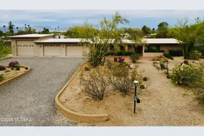 7621 N Placita De Los Amigos, Tucson, AZ 85704 - Photo 1