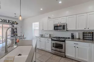 10567 E Desert Drifter Pl, Tucson, AZ 85747 - Photo 1