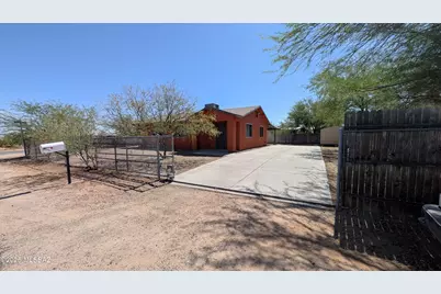 9305 S Vicki Drive, Tucson, AZ 85736 - Photo 1