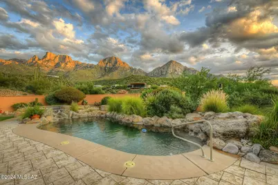 10760 N Della Vita Place, Oro Valley, AZ 85737 - Photo 1