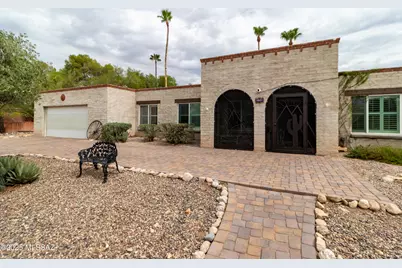 7821 E Oakwood Place, Tucson, AZ 85750 - Photo 1