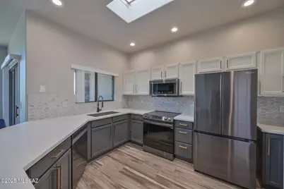 8101 N Tucson National Place #18, Tucson, AZ 85741 - Photo 1