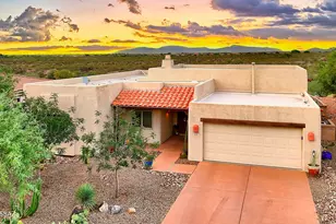 949 E Josephine Saddle Pl, Green Valley, AZ 85614 - Photo 1