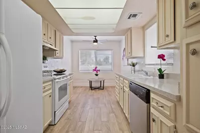 2525 E Prince Road #8, Tucson, AZ 85716 - Photo 1