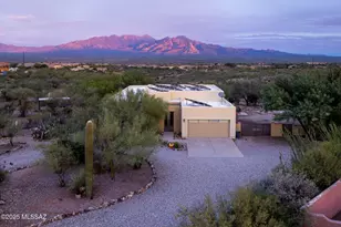 3425 W Calle Quatro, Green Valley, AZ 85622 - Photo 1
