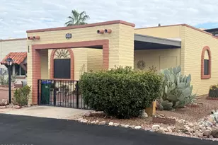 1122 W Calle Alcazar, Green Valley, AZ 85622 - Photo 1