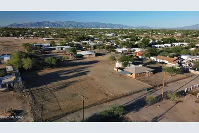 975 E Fenley Drive, Tucson, AZ 85756 - Photo 1