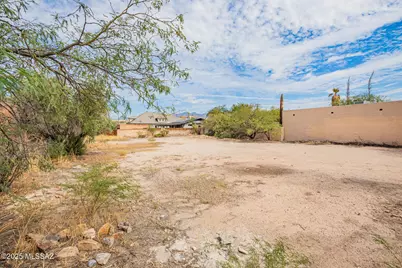 635 9th Street #0, Tucson, AZ 85705 - Photo 1