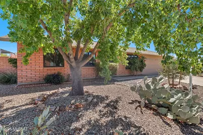 6630 N Morning Glory Drive, Tucson, AZ 85741 - Photo 1
