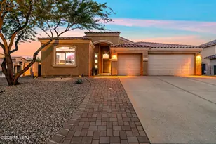 7590 S Ocean Port Dr, Tucson, AZ 85757 - Photo 1